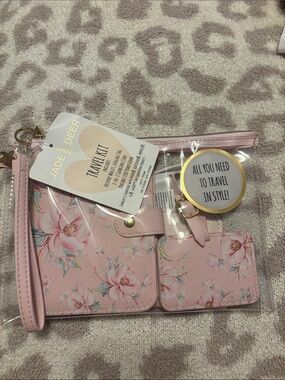 Jade & Deer Travel Kit